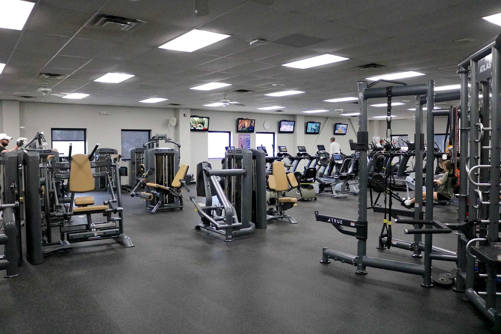 ontdek de beste jongensbasketbalspelers uit edwardsville van de afgelopen 25 jaar, inclusief hun prestaties, statistieken en impact op het spel.