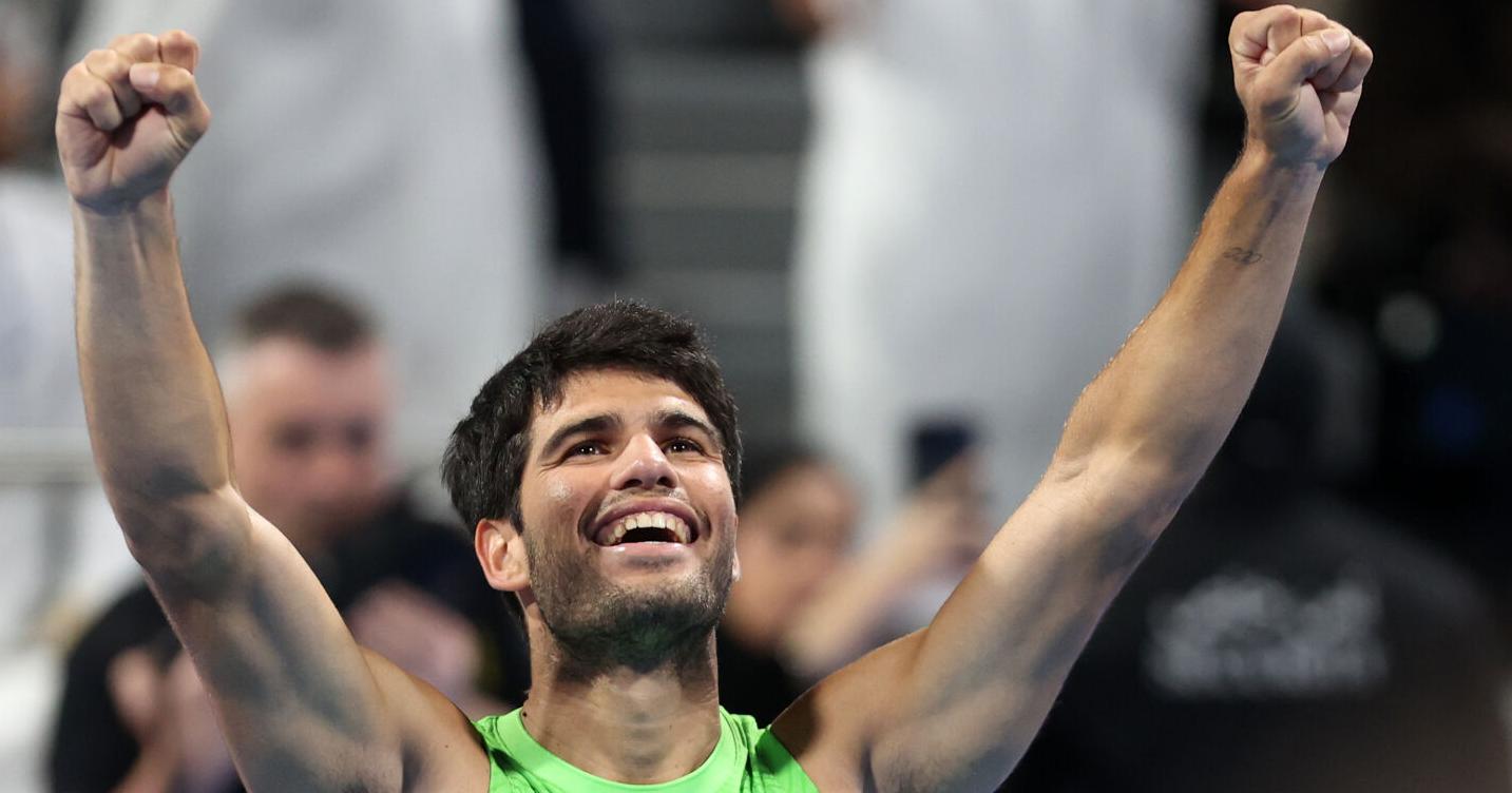 alcaraz wint de qatar open in slechts 50 minuten, een indrukwekkende prestatie op het tennisveld.
