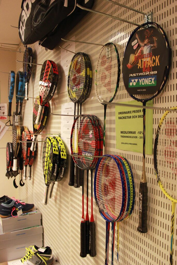ontdek gezinsfitness en racketsporten in piteå voor een actieve en gezonde levensstijl samen met het hele gezin.