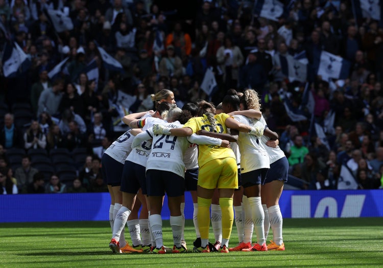 de hervorming van de women's fa cup is uitgesteld. lees meer over de nieuwe planning en de impact op het toernooi.