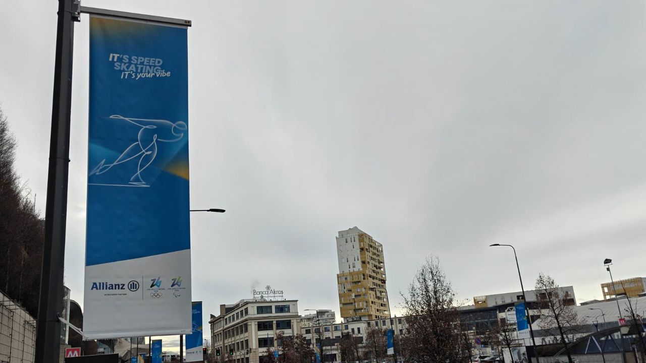 olympisch verslaggever verward mariah en matilda en kan ze niet uit elkaar houden tijdens het evenement.