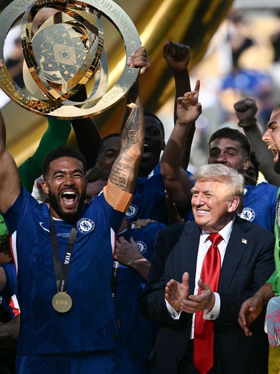 ontdek de dynamiek tussen trump en voetbalsupporters van kleur, met aandacht voor hun ervaringen, uitdagingen en perspectieven binnen de sportwereld.
