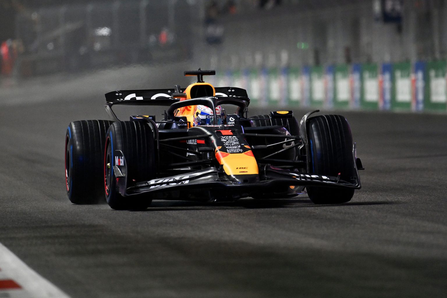 max verstappen overweegt een pauze in de formule 1 als er geen maatregelen worden genomen tegen negativiteit.